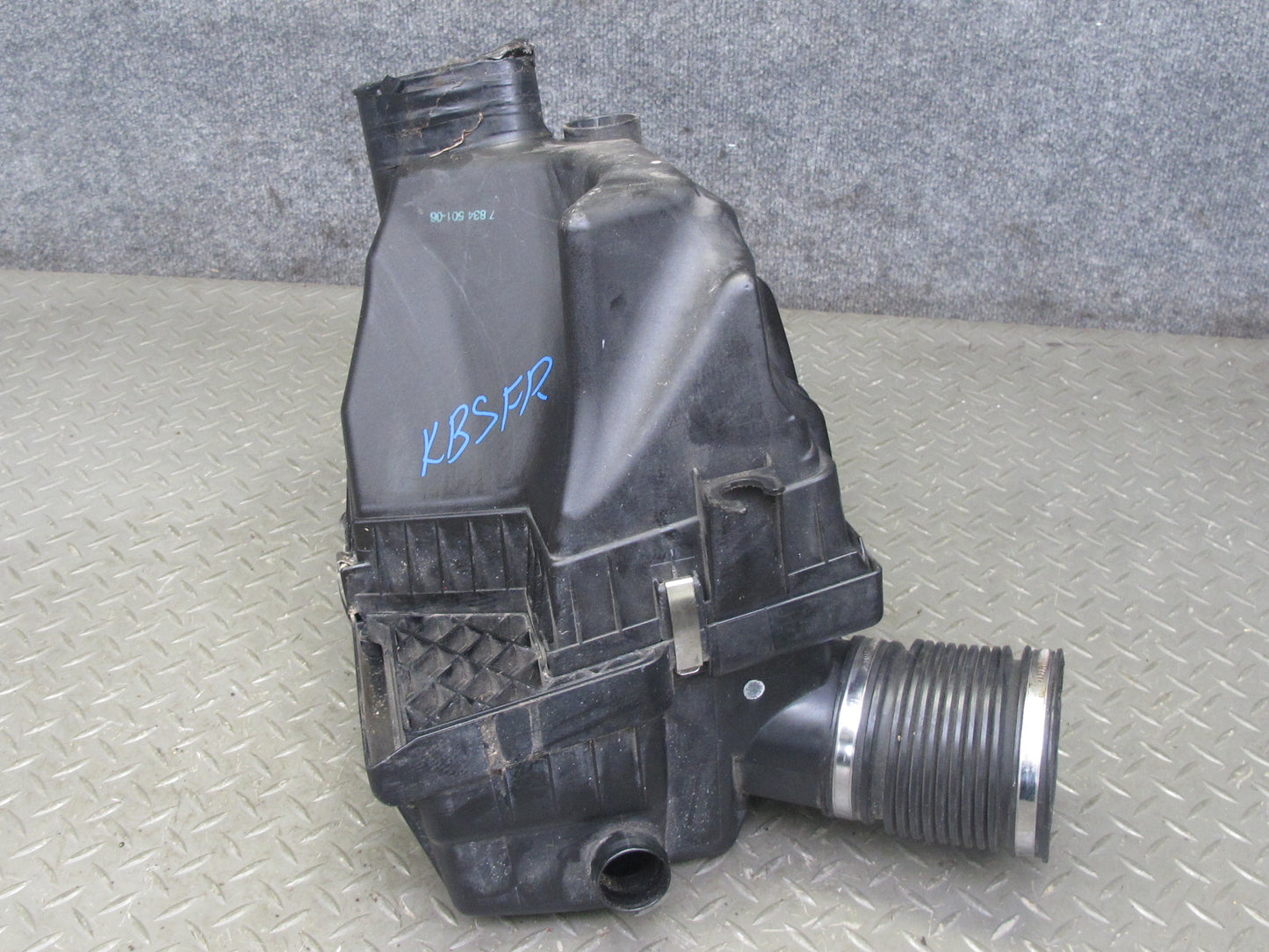 2006-2010 BMW E63 E64 M5 M6 Right Air Intake Cleaner Filter Box Assembly 7834501