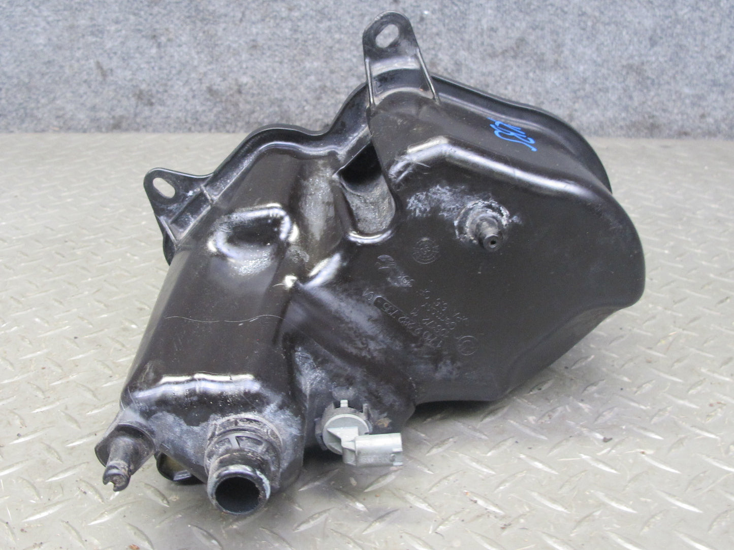2006-2010 BMW E63 E64 M6 Engine Expansion Overflow Reservoir Tank 2282735