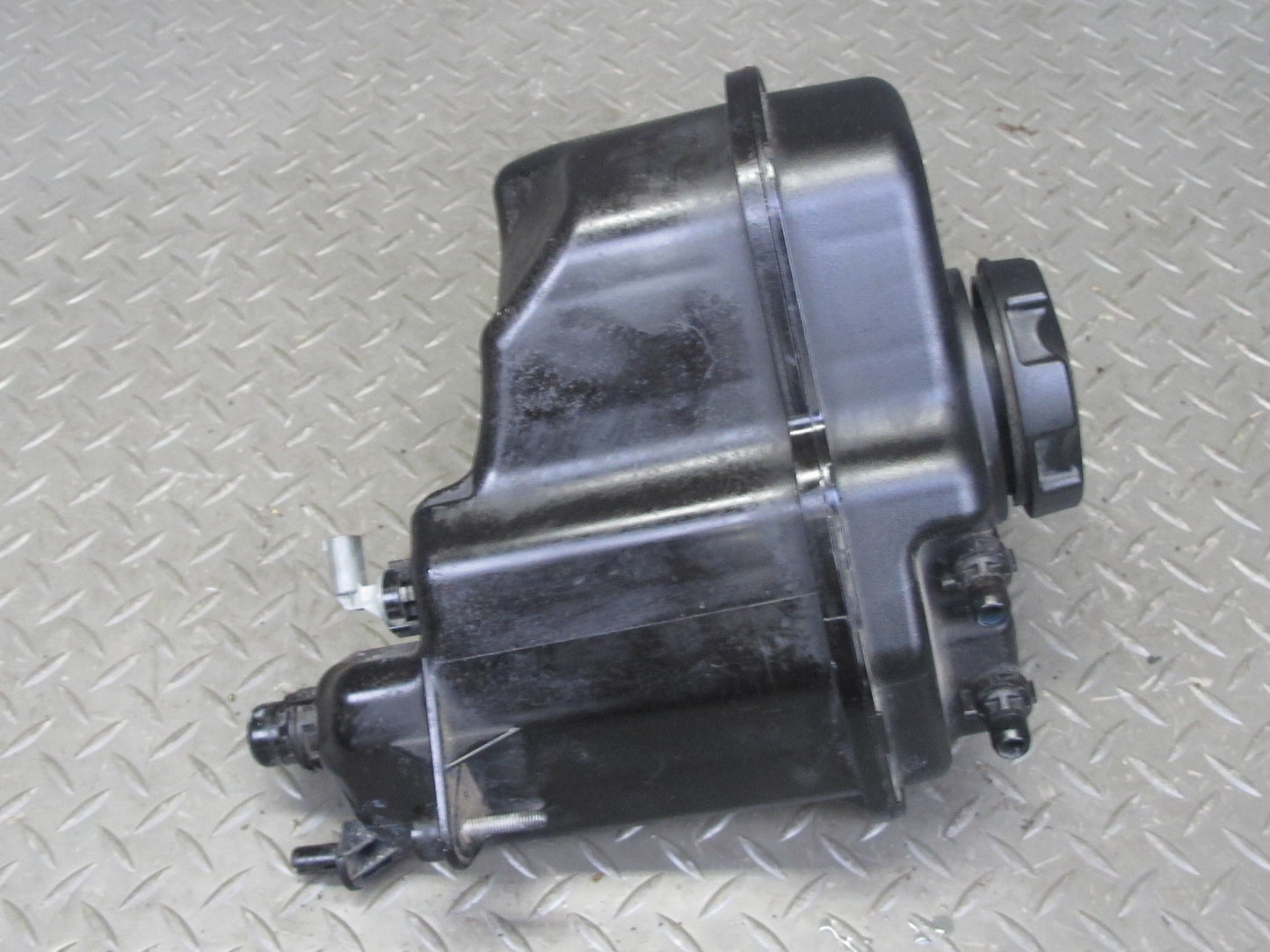2006-2010 BMW E63 E64 M6 Engine Expansion Overflow Reservoir Tank 2282735