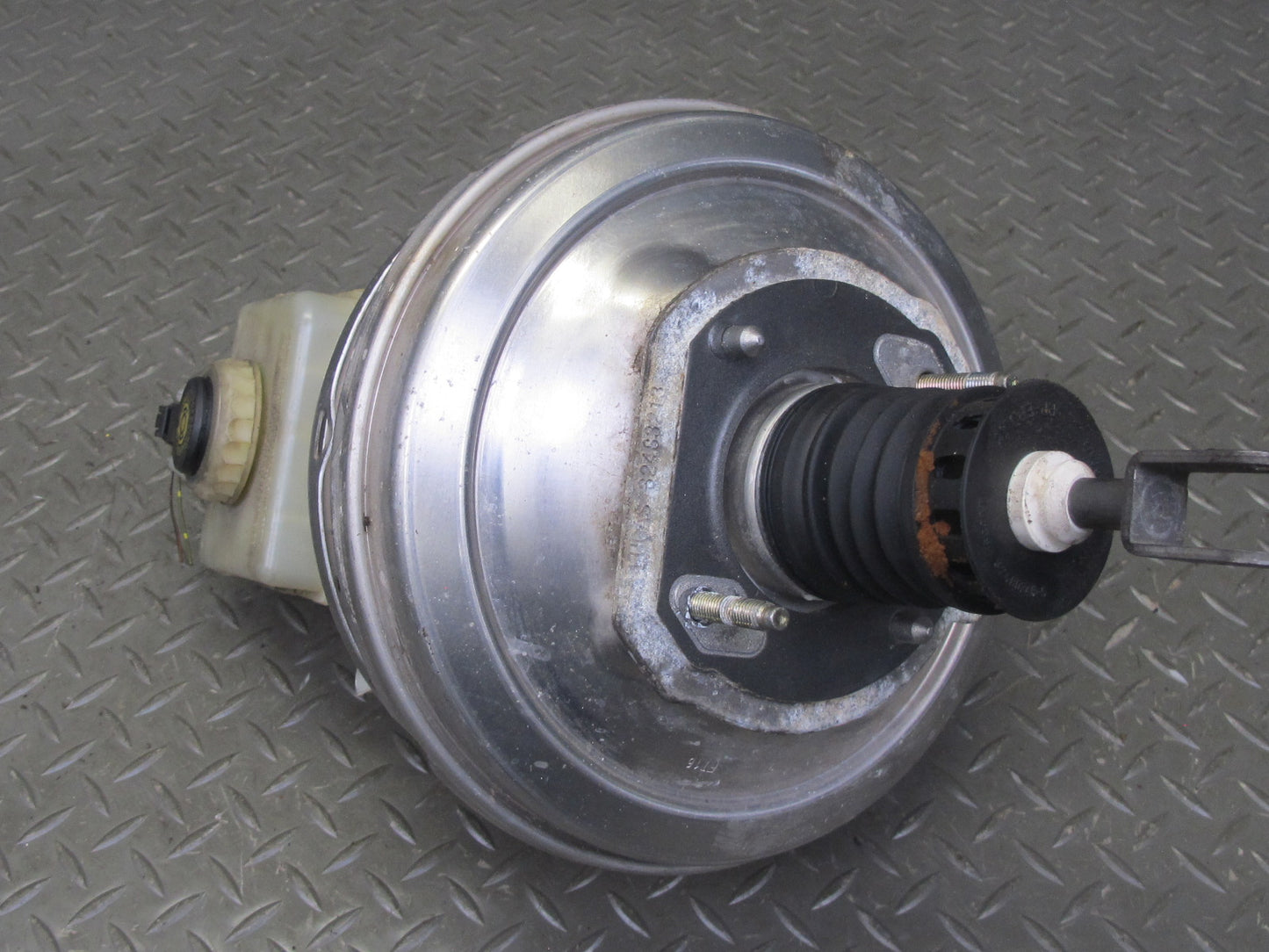 2006-2010 BMW E63 E64 M6 Brake Master Cylinder Booster Fluid Reservoir