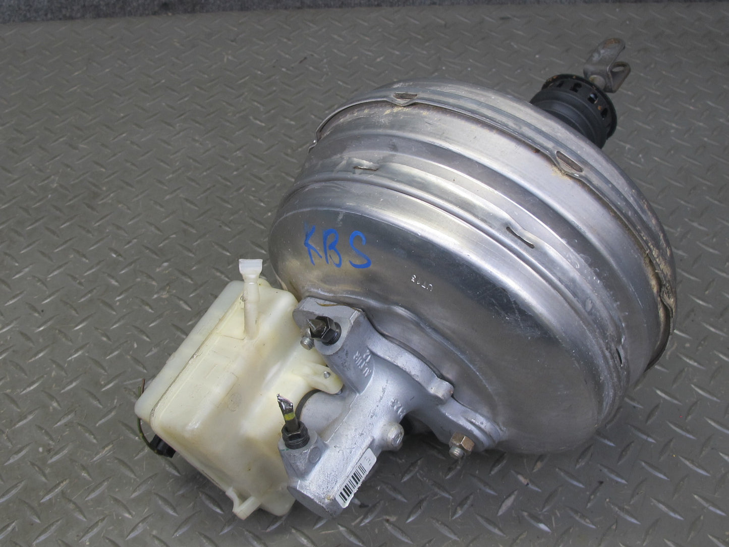 2006-2010 BMW E63 E64 M6 Brake Master Cylinder Booster Fluid Reservoir