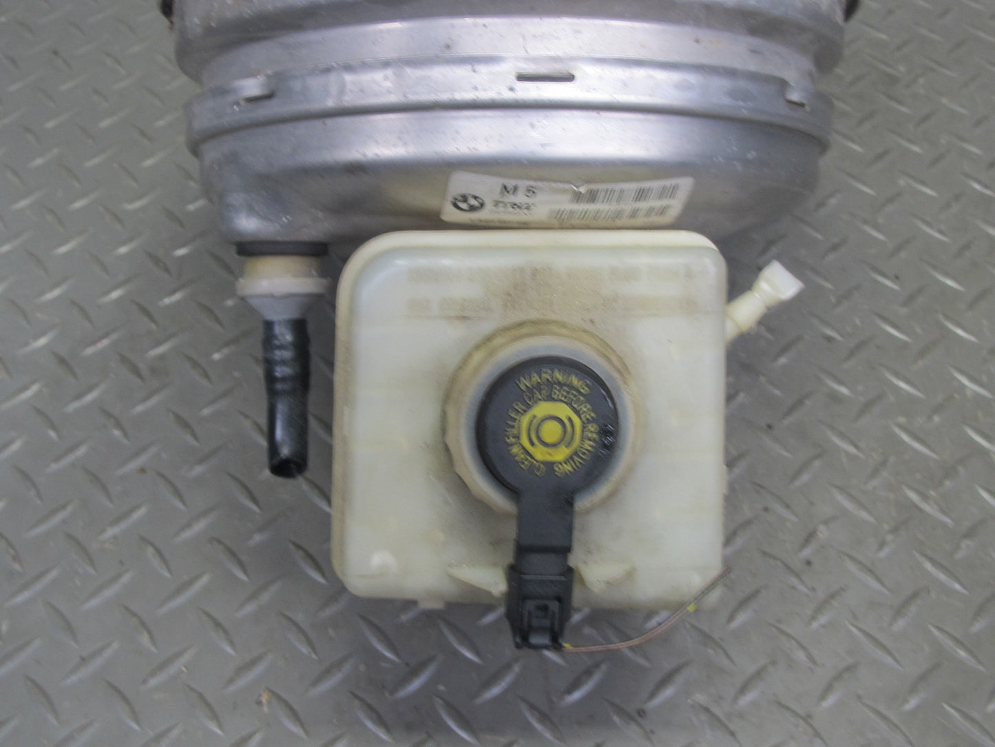 2006-2010 BMW E63 E64 M6 Brake Master Cylinder Booster Fluid Reservoir