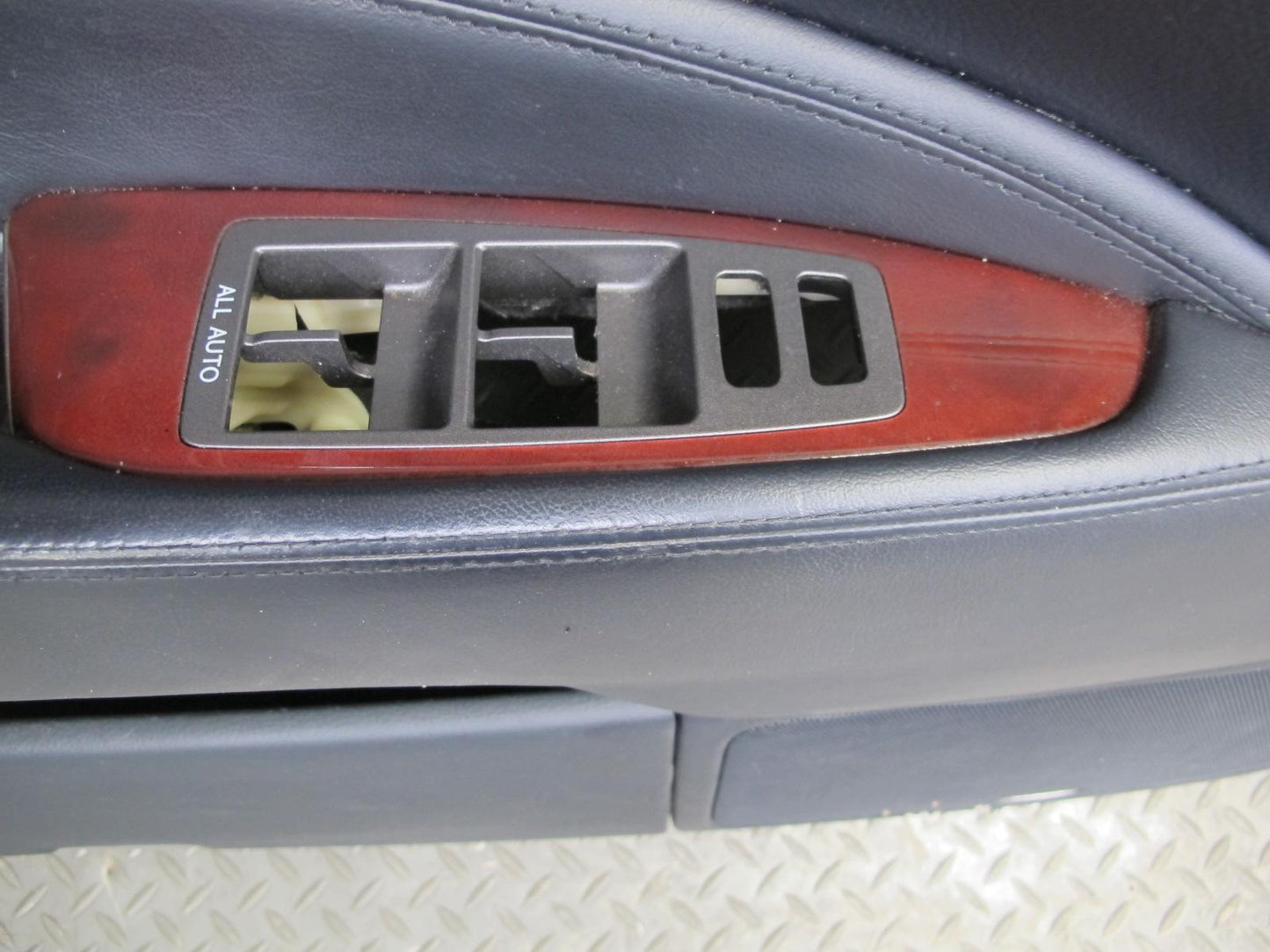 2008 Lexus UVF46L LS600hL Set of 2 Front Left & Right Interior Door Panel OEM