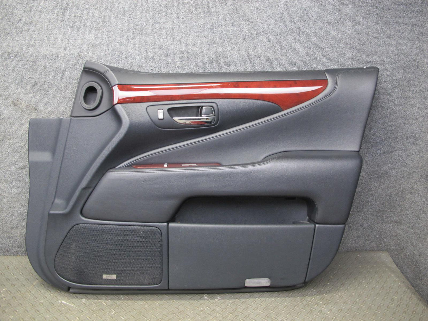 2008 Lexus UVF46L LS600hL Set of 2 Front Left & Right Interior Door Panel OEM