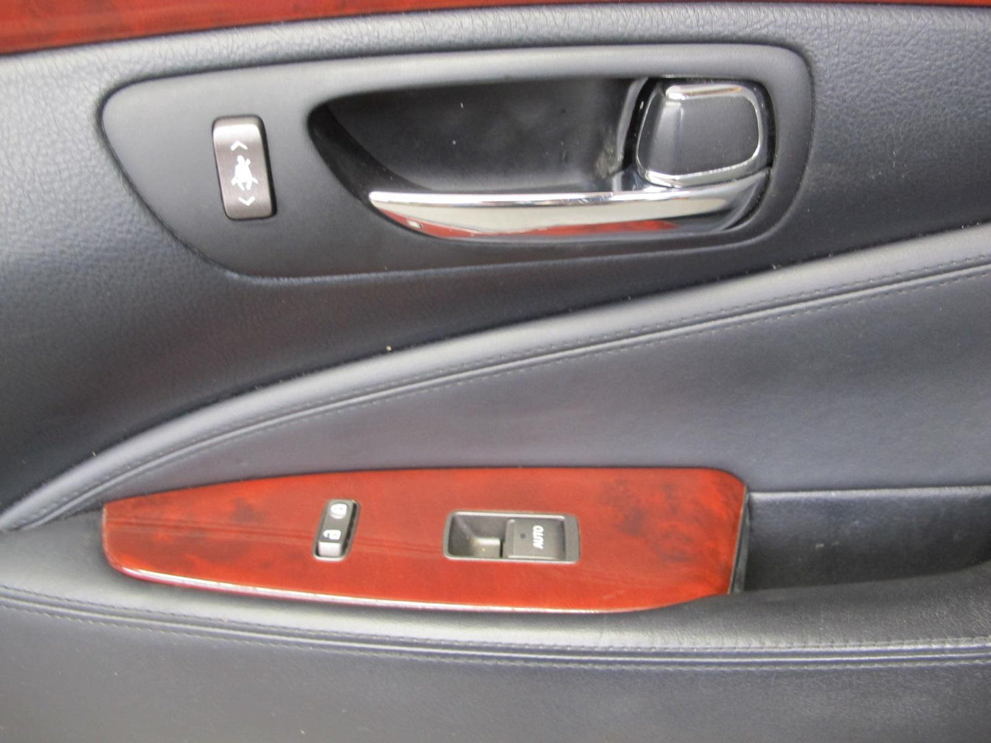 2008 Lexus UVF46L LS600hL Set of 2 Front Left & Right Interior Door Panel OEM