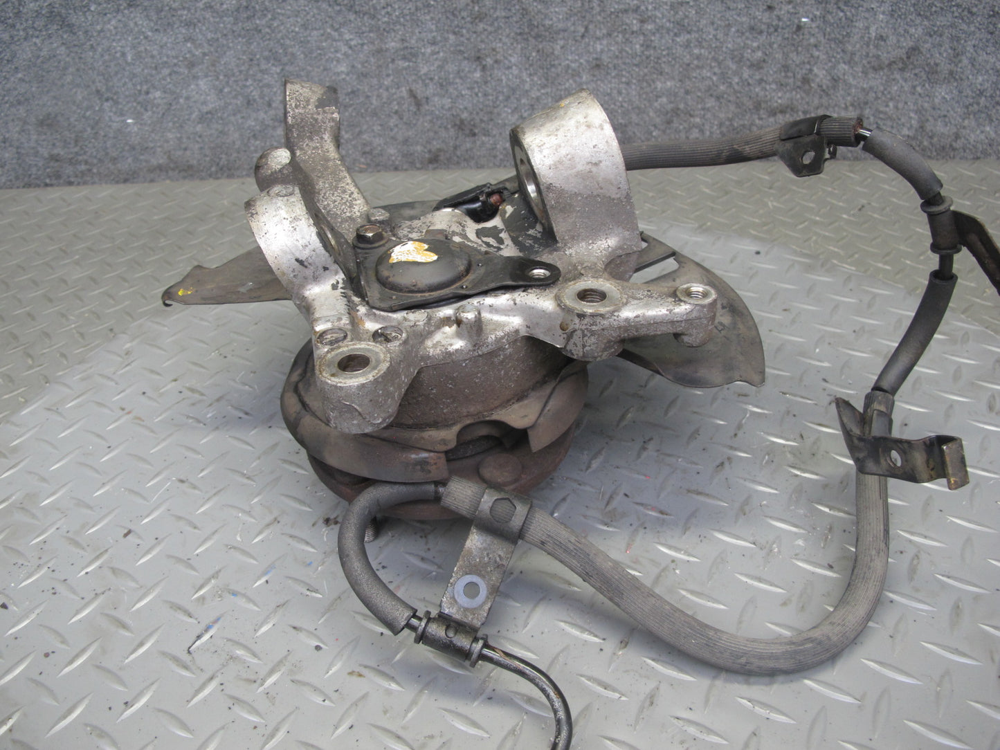 92-96 Nissan Z32 300ZX NON Turbo Front Left Spindle Knuckle Wheel Hub OEM
