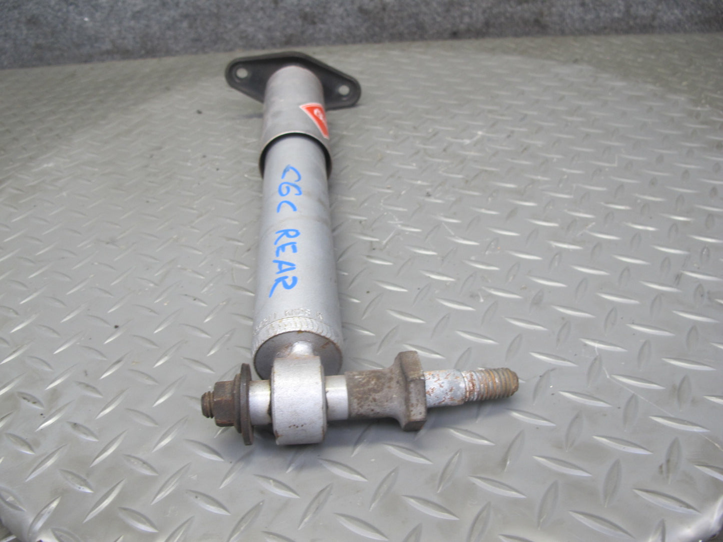88-96 Chevrolet Corvette C4 Set of 2 Rear Left & Right Strut Shock Absorber KYB