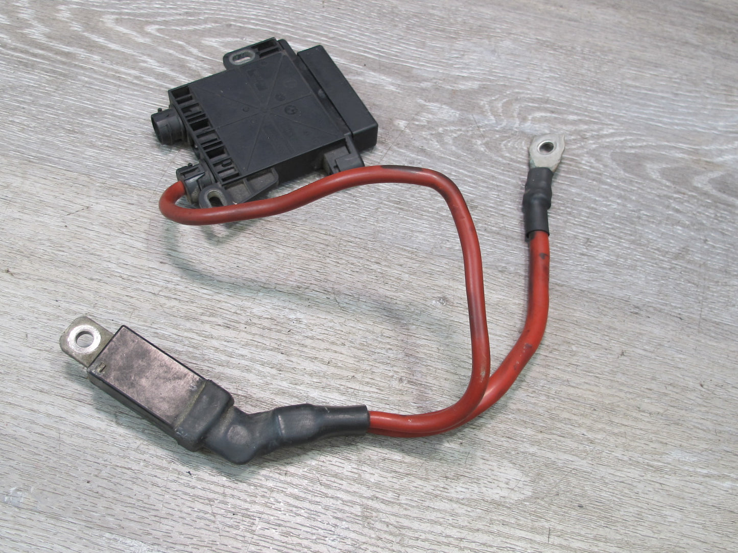 2010-2011 BMW E71 E72 X6 Hybrid Front B+ Distribution Point Battery Fuse 9204768