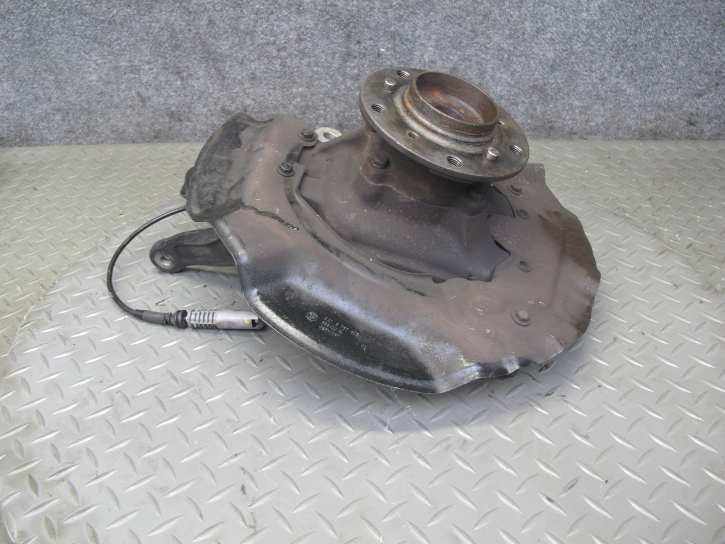 2006-2010 BMW E63 E64 M6 Front Left Spindle Knuckle Wheel Hub Bearing