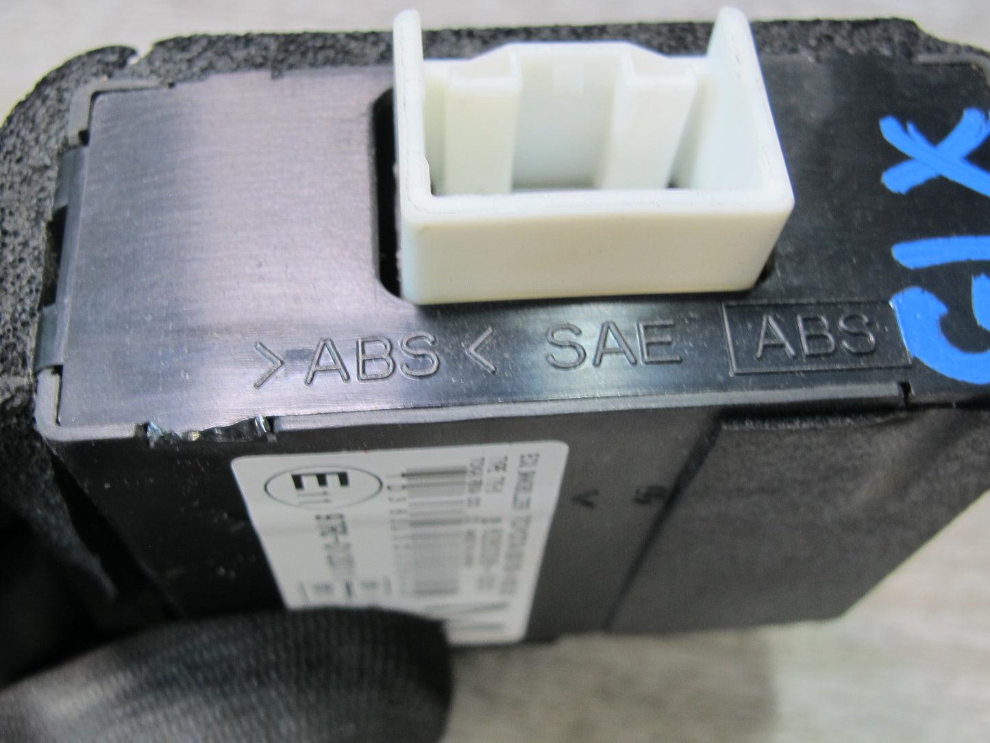 2003-2007 Lexus UZJ100L LX470 Immobilizer ECU Control Module 89780-60230