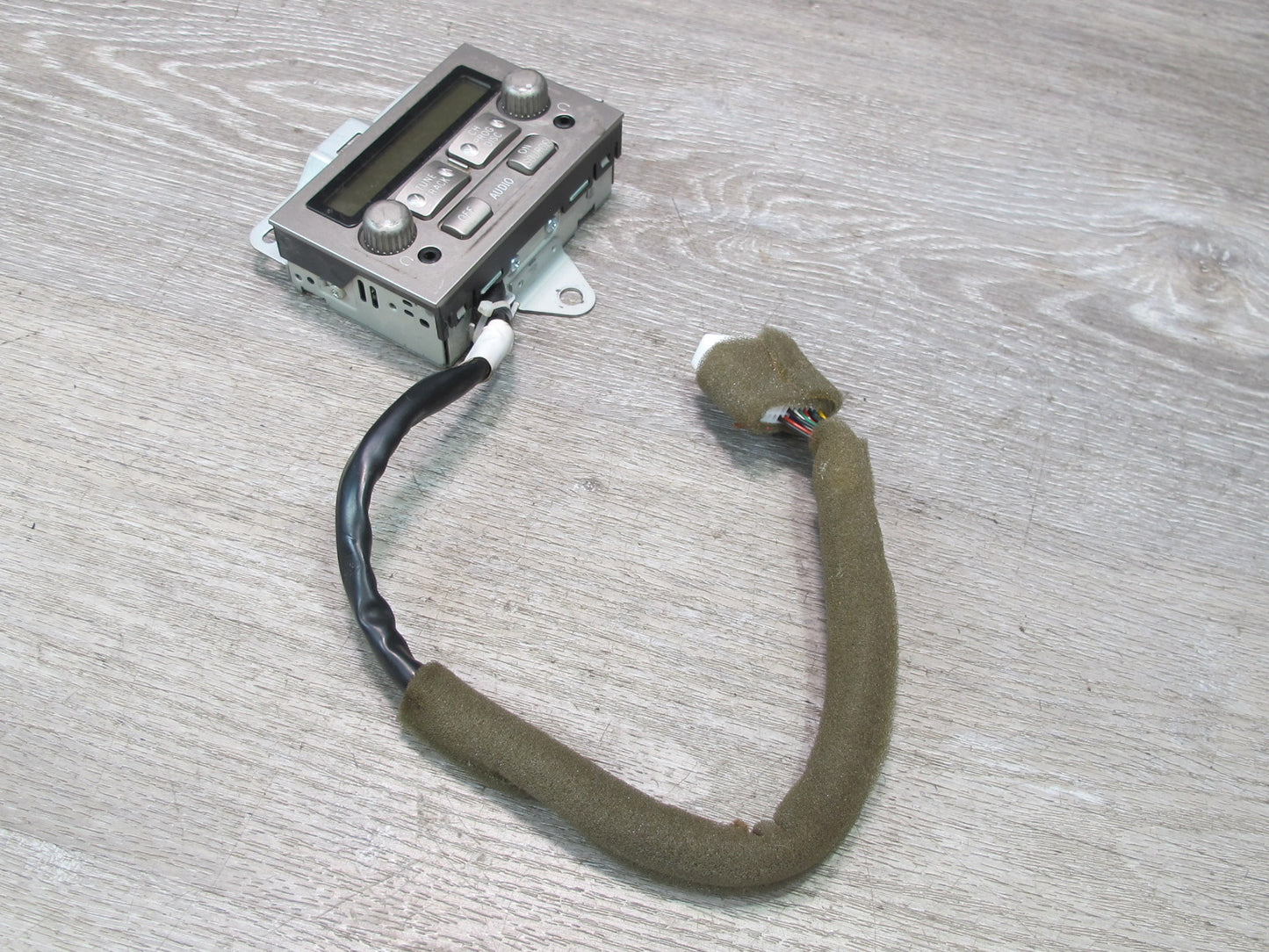 2003-2005 Lexus UZJ100L LX470 Stereo Component Controller Switch 86230-600