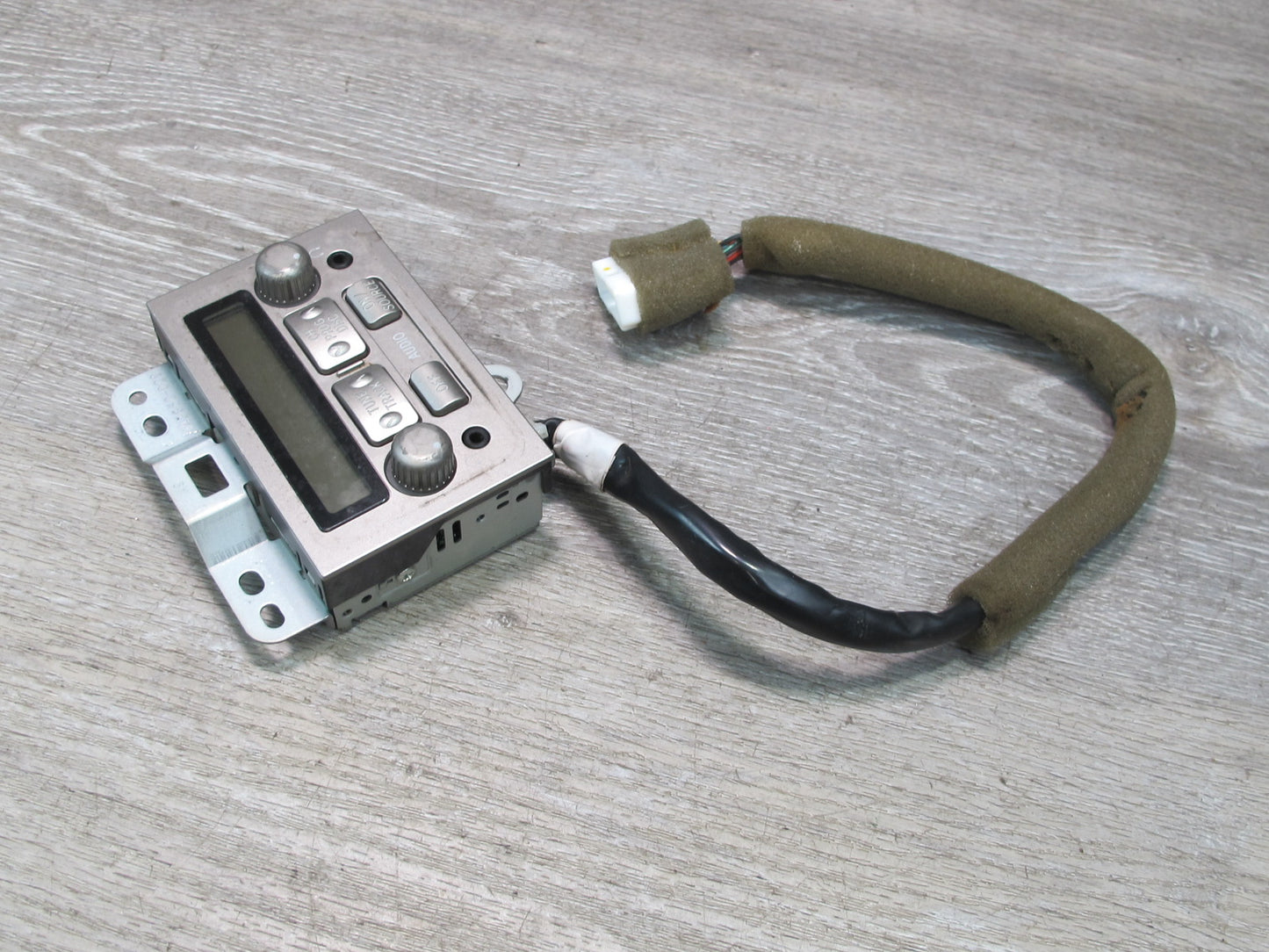 2003-2005 Lexus UZJ100L LX470 Stereo Component Controller Switch 86230-600