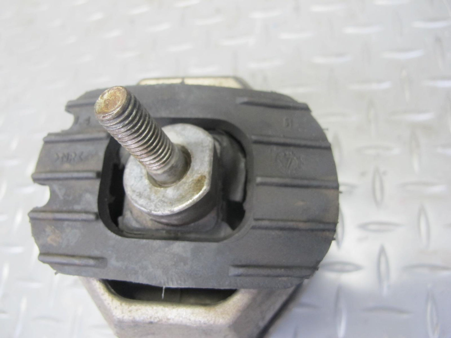 2006-2010 BMW E63 E64 M6 Set of 2 Left & Right Engine Motor Mount