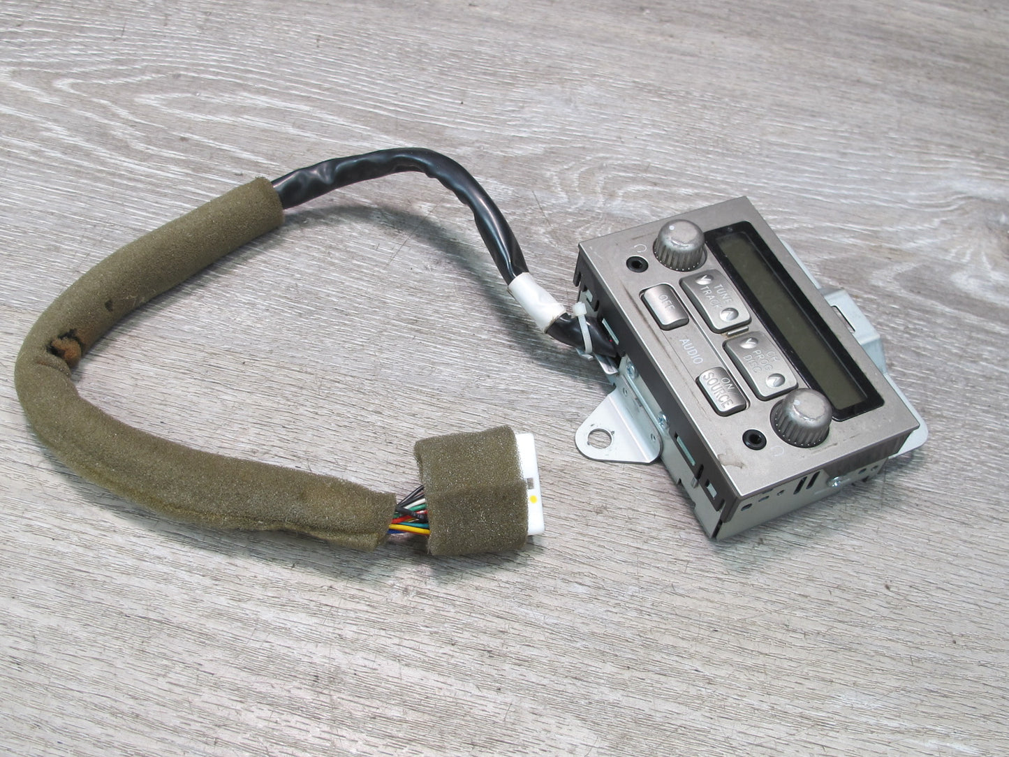 2003-2005 Lexus UZJ100L LX470 Stereo Component Controller Switch 86230-600