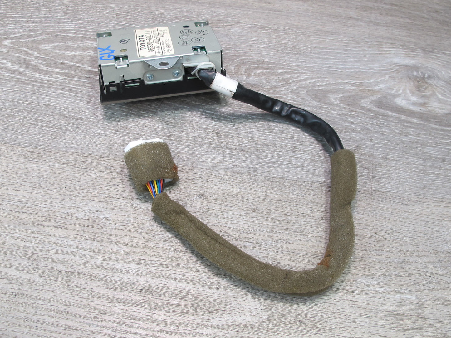 2003-2005 Lexus UZJ100L LX470 Stereo Component Controller Switch 86230-600