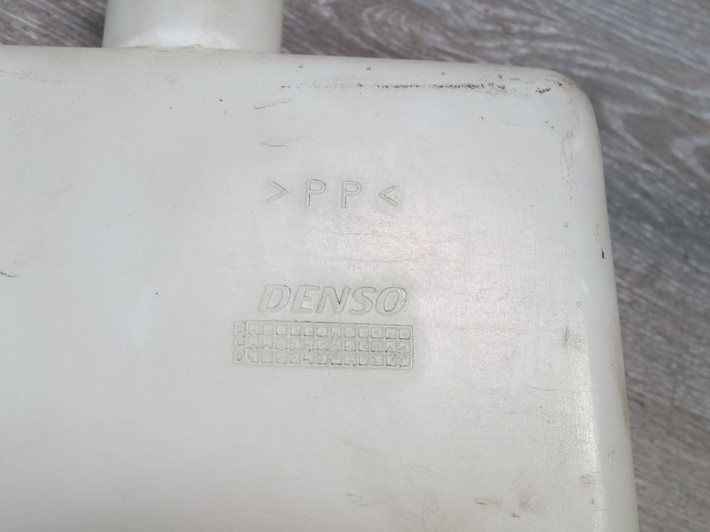 1998-2007 Lexus J100 LX470 Coolant Reservoir Overflow Bottle Expansion Tank