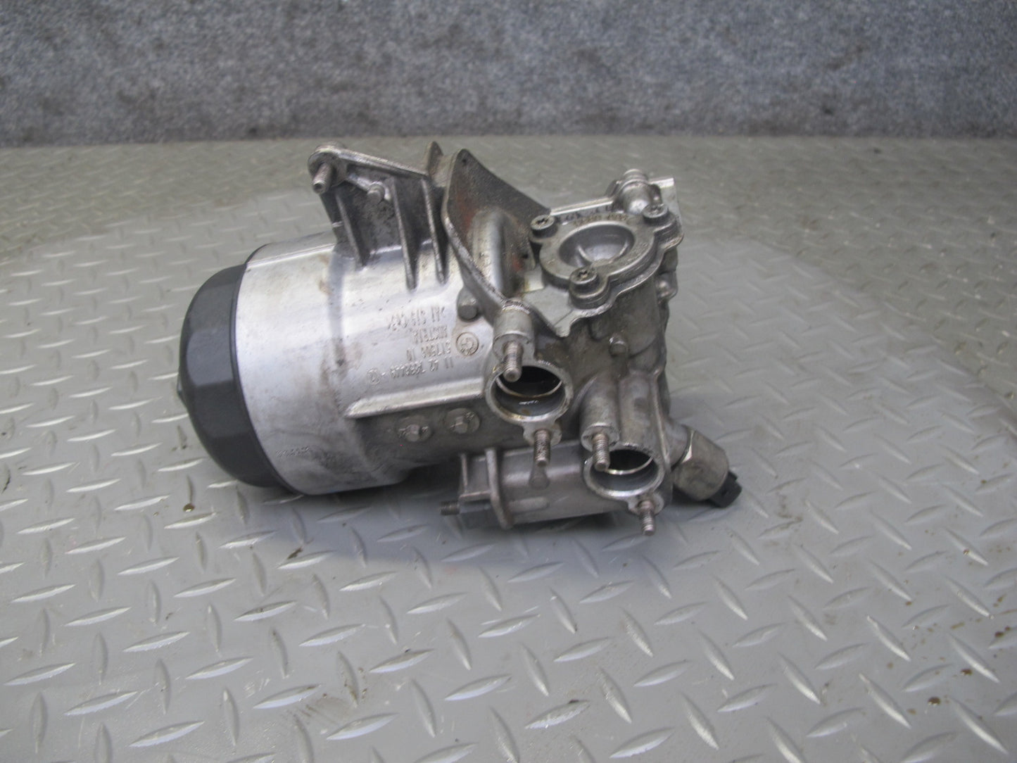 2006-2010 BMW E63 E64 M6 M5 Engine Oil Filter Housing 7836449