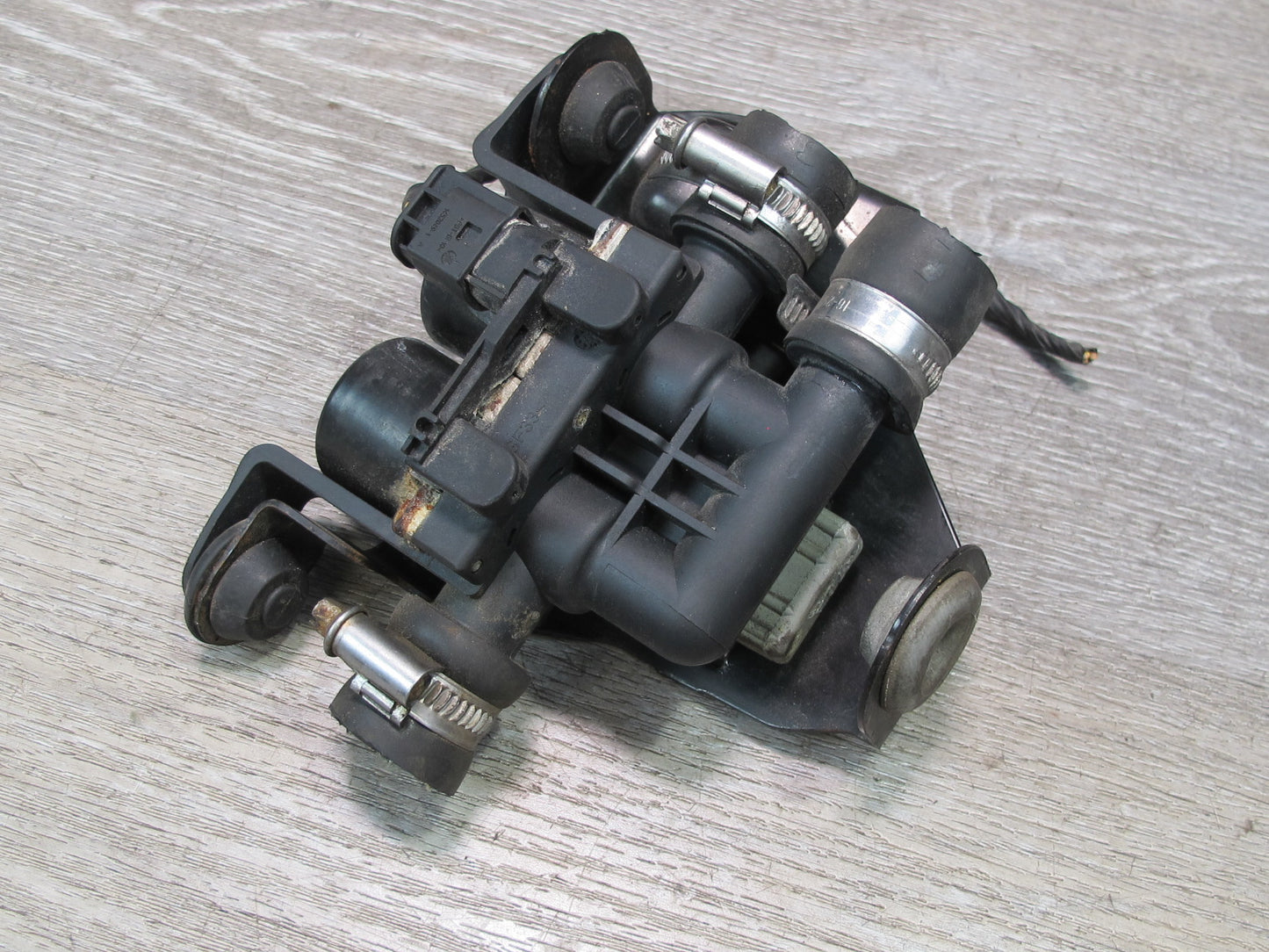2008-2014 BMW E71 E72 X6 Heater Control Water Valve