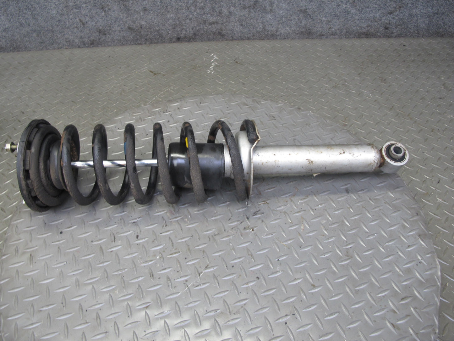 87-88 Toyota Supra MK3 NA KYB GR-2 Rear Left & Right Strut Shock Absorber Set