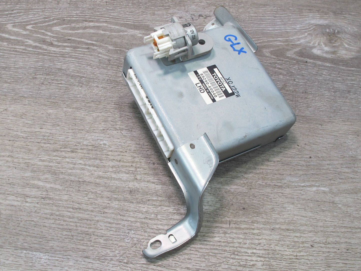 2003-2005 Lexus UZJ100L LX470 Suspension Control Computer Module 89290-60040