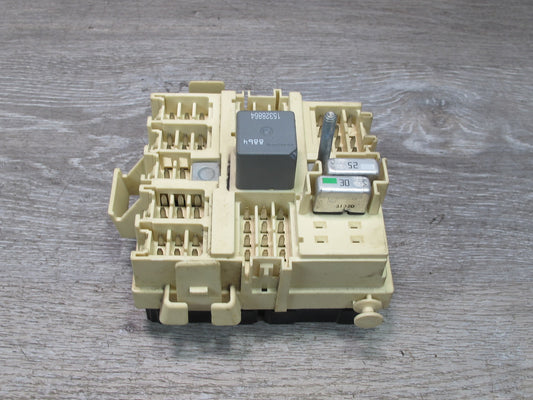 2003-2007 Hummer H2 Dashboard Fuse Relay Junction Box 15190658