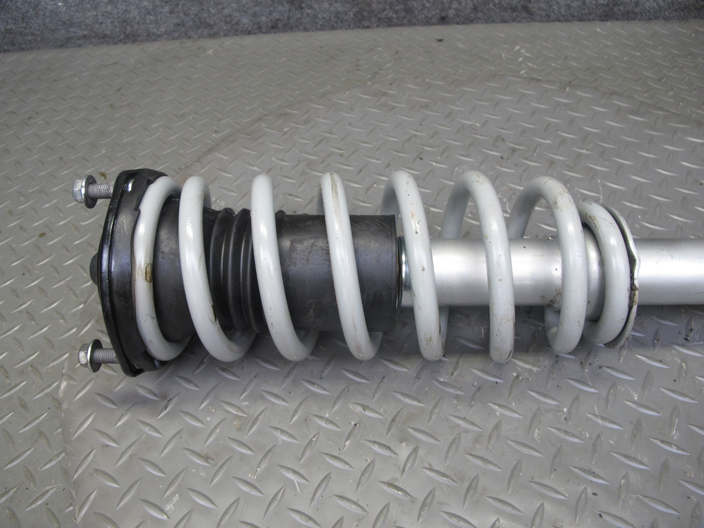95-97 Lexus LS400 RWD Front Right & Left Strut Shock Absorber Sensen 9213-0024