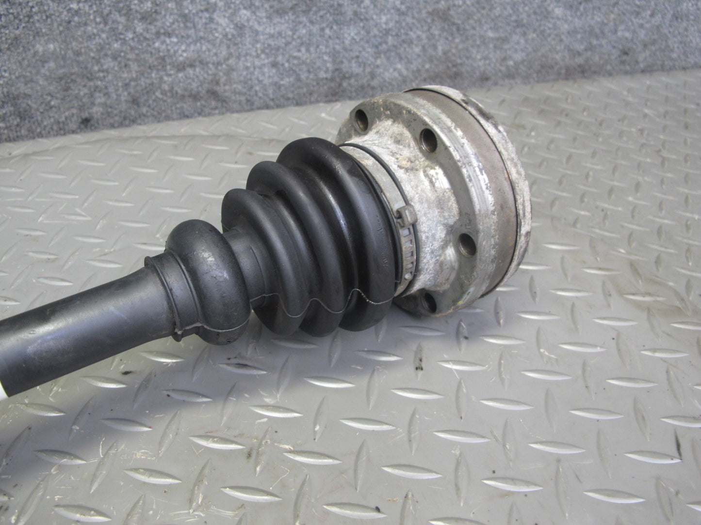 2008 Volkswagen VW Golf R32 MK5 VR6 A/T Front Left Axle Half Shaft OEM