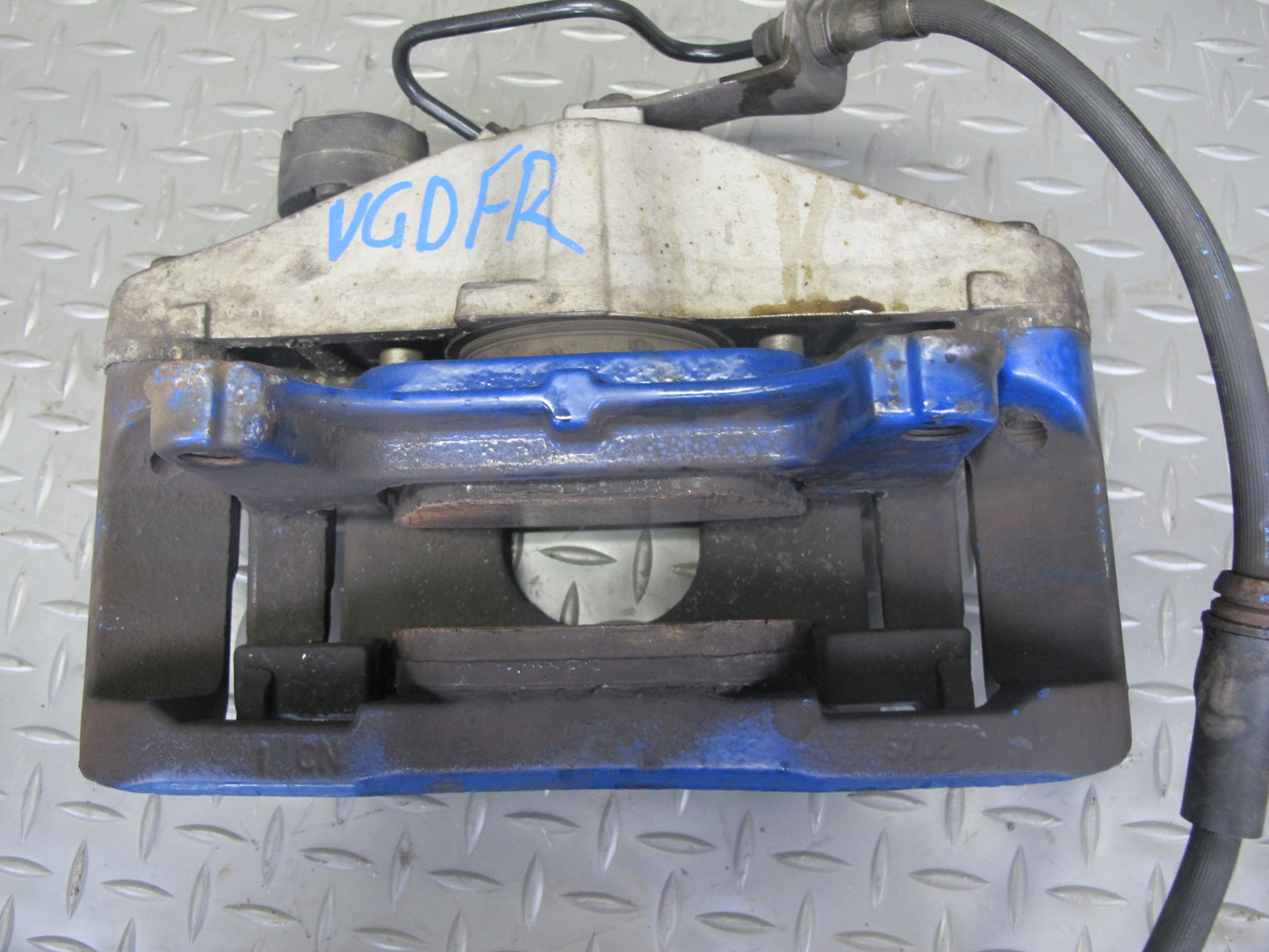 2008 VW Golf MK5 R32 VR6 AWD Set of 2 Front Left & Right Brake Caliper OEM