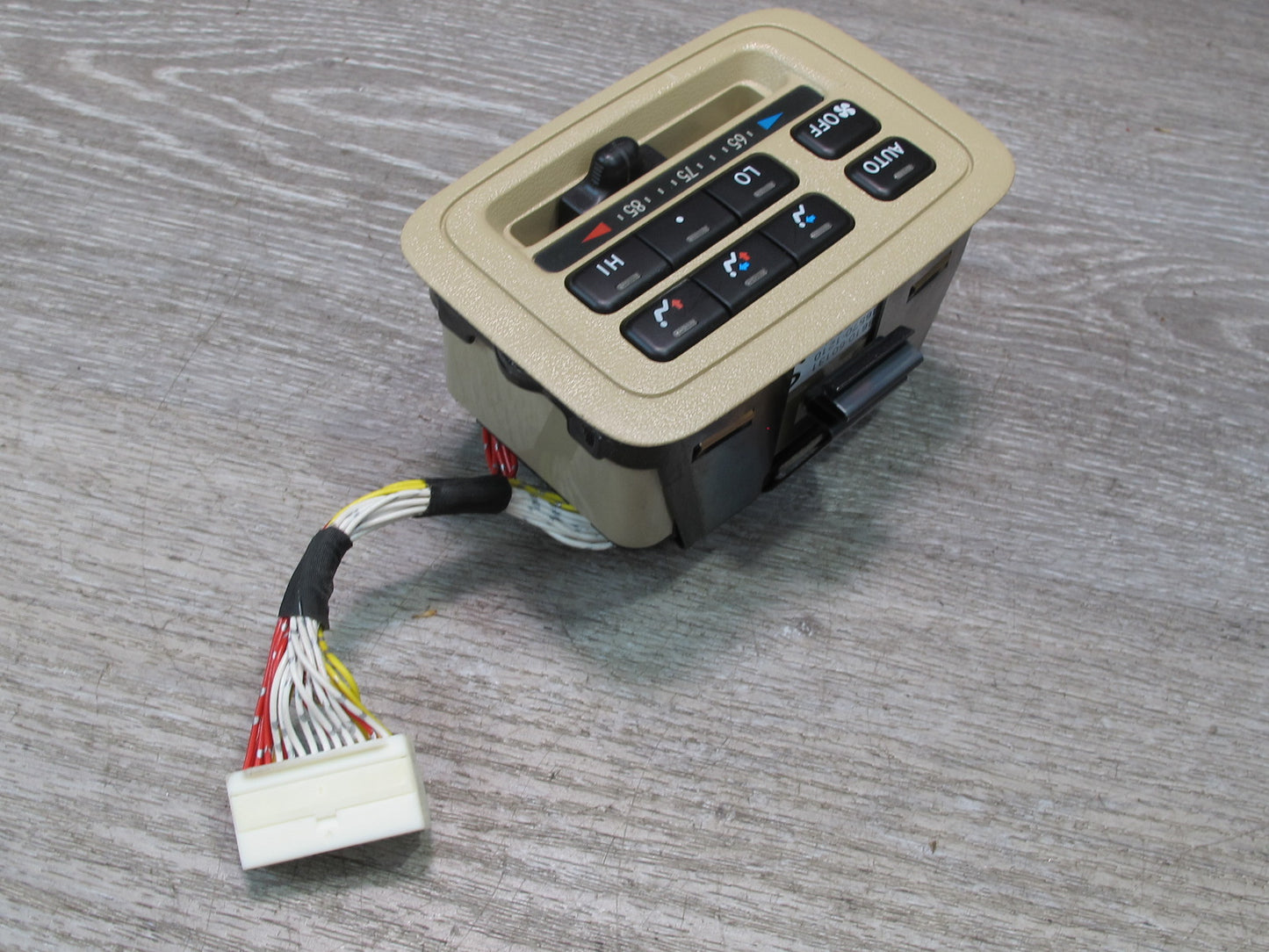 2003-2007 Lexus UZJ100L LX470 Rear A/C Climate Heater Temperature Control Switch