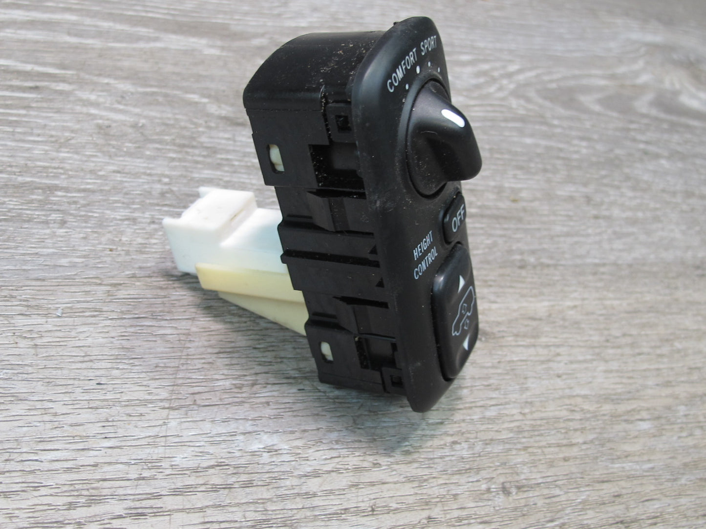 2003-2007 Lexus UZJ100L LX470  Ride Drive Control Suspension Shock Height Switch