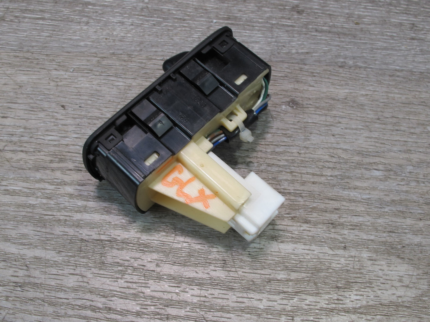 2003-2007 Lexus UZJ100L LX470  Ride Drive Control Suspension Shock Height Switch