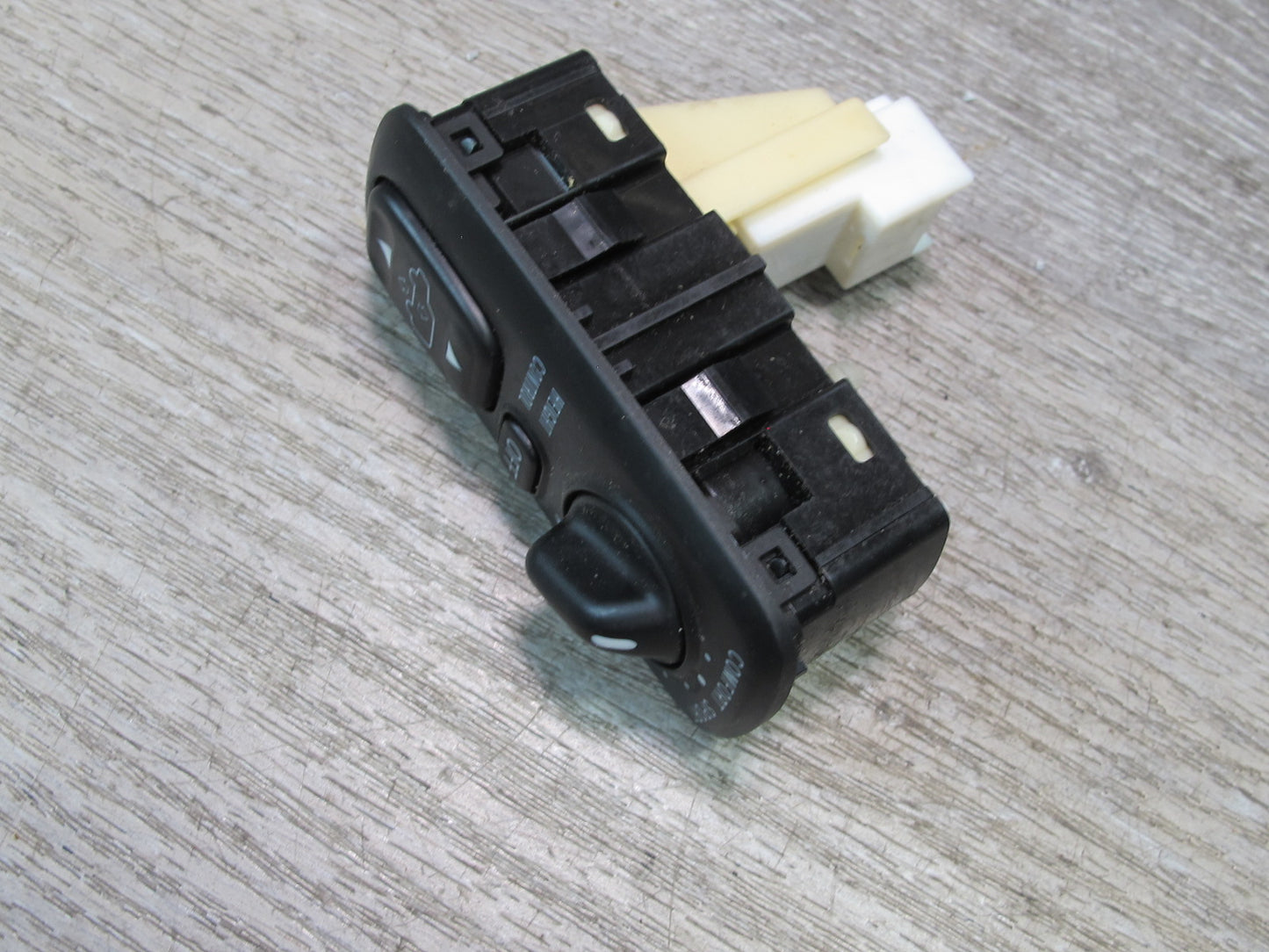 2003-2007 Lexus UZJ100L LX470  Ride Drive Control Suspension Shock Height Switch