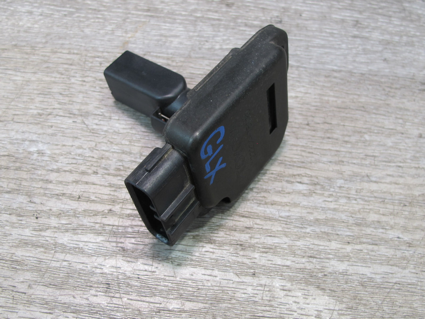 1998-2005 Lexus UZJ100L LX470 MAF Intake Mass Air Flow Meter Sensor 22204-75020