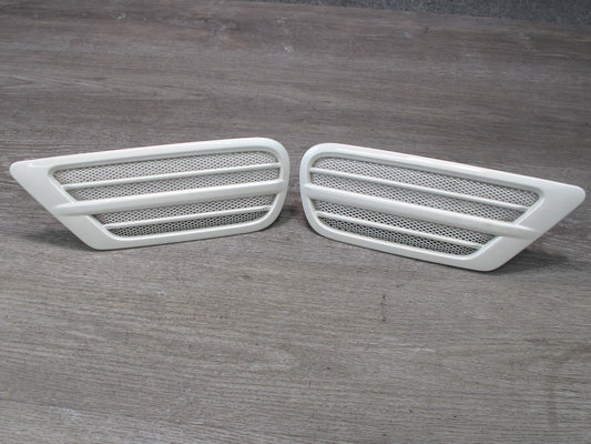 1998-2007 Lexus UZJ100L LX470 Rear Left Right Quarter Vent Trim Grille White Set