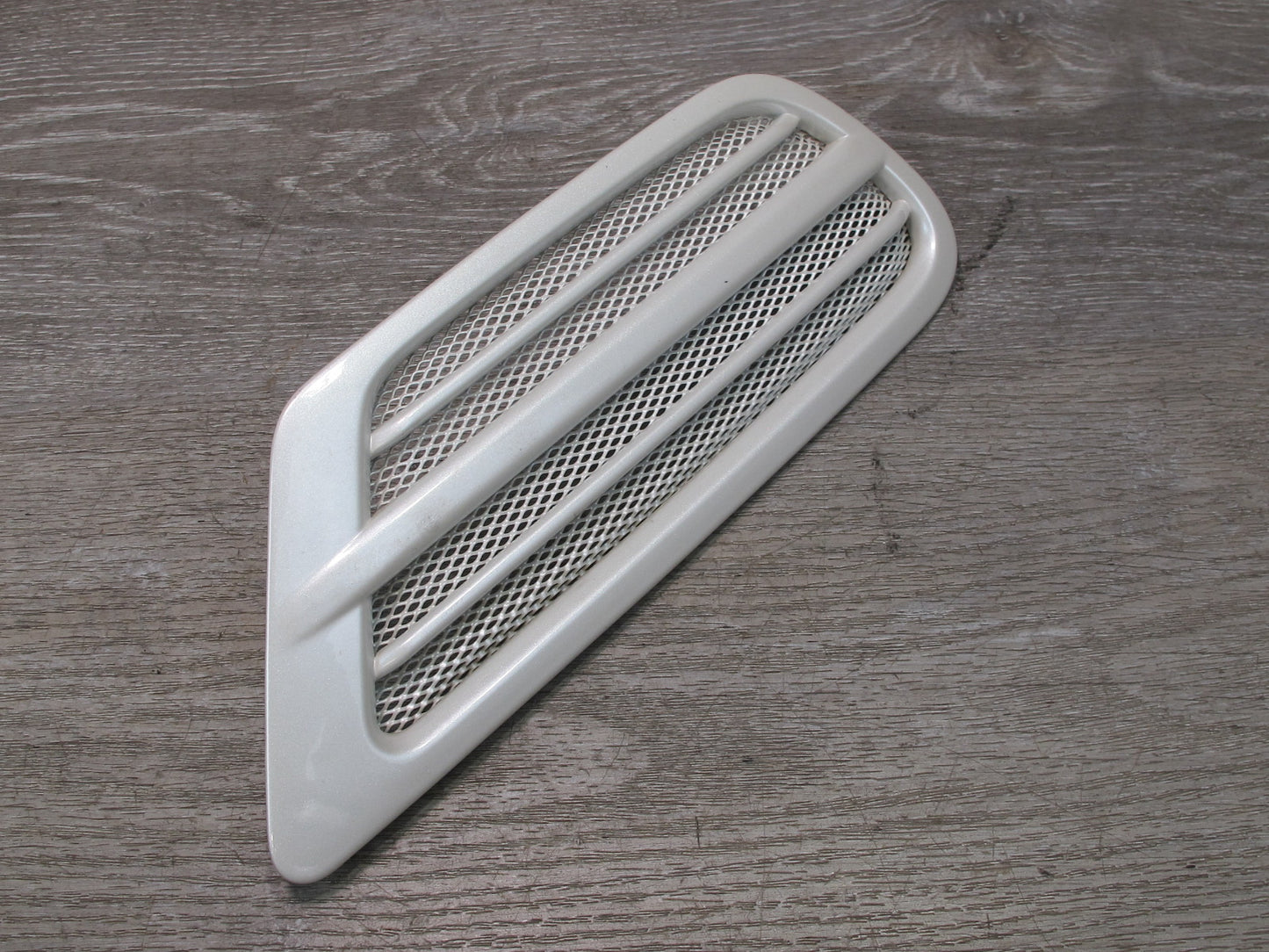 1998-2007 Lexus UZJ100L LX470 Rear Left Right Quarter Vent Trim Grille White Set