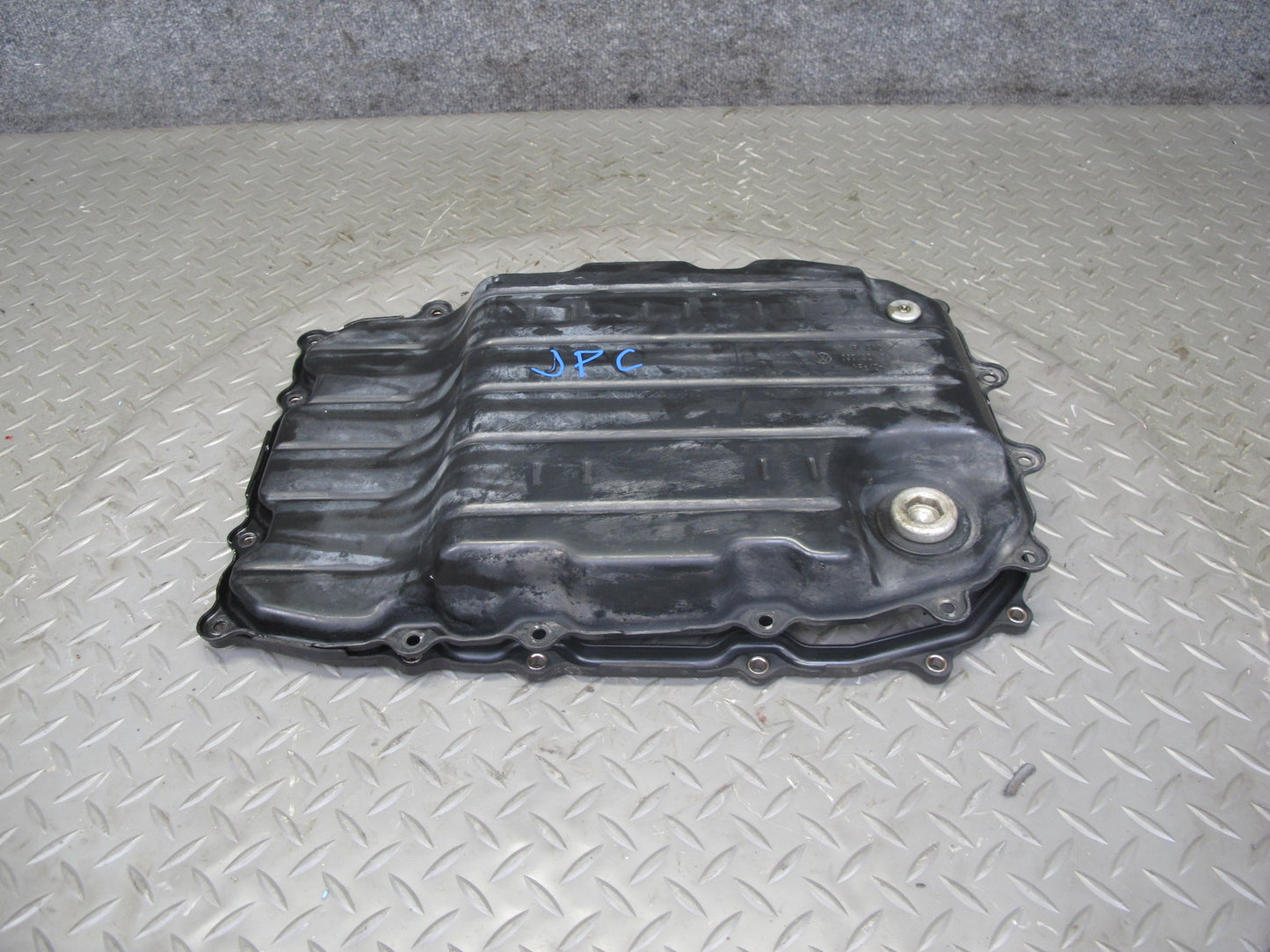 2003-2010 Porsche Cayenne 955 A48.50 Automatic Transmission Oil Pan 09D321361A