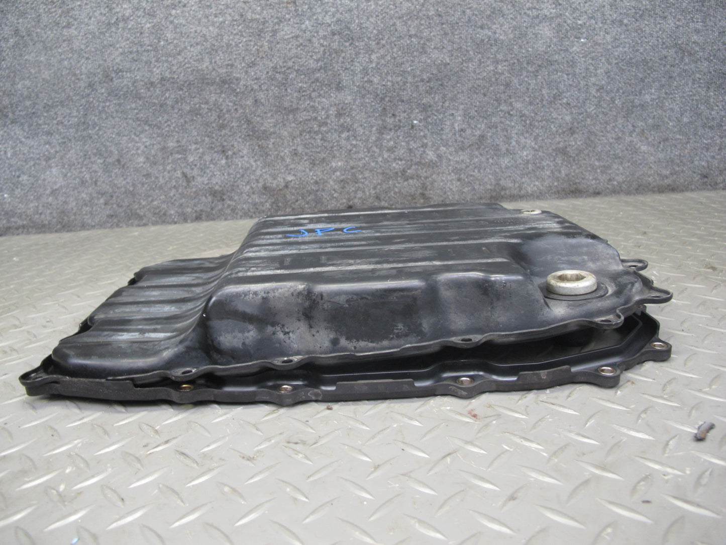 2003-2010 Porsche Cayenne 955 A48.50 Automatic Transmission Oil Pan 09D321361A