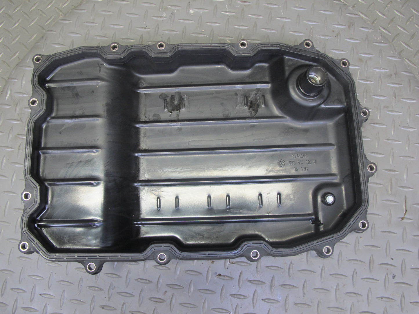 2003-2010 Porsche Cayenne 955 A48.50 Automatic Transmission Oil Pan 09D321361A