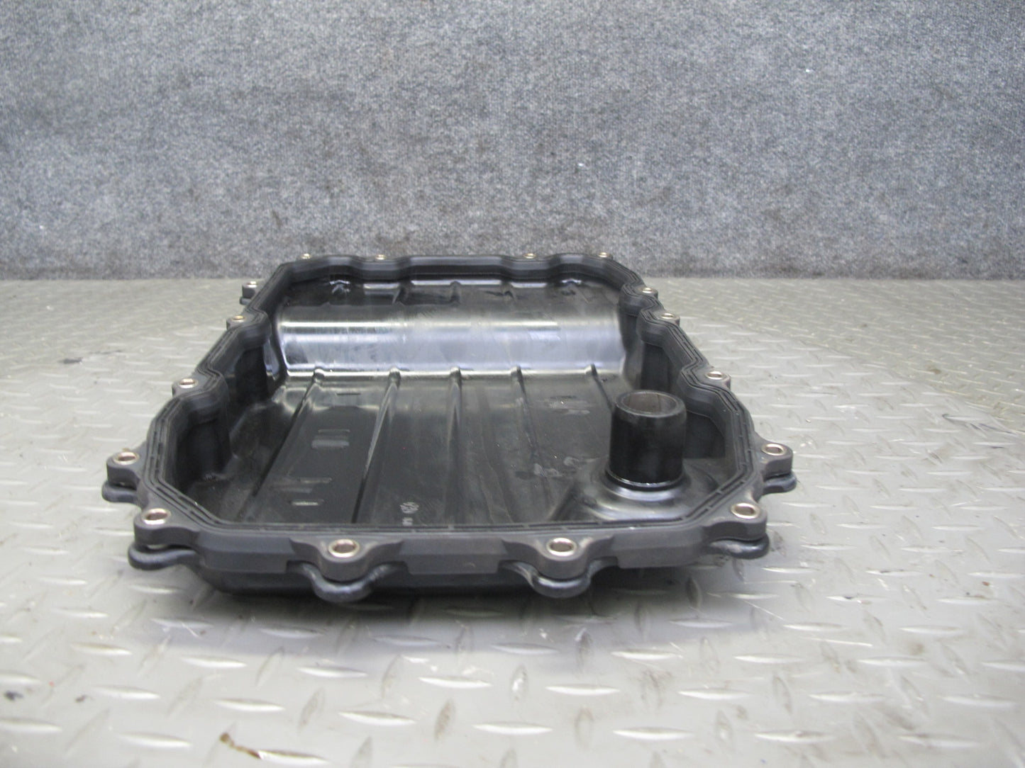 2003-2010 Porsche Cayenne 955 A48.50 Automatic Transmission Oil Pan 09D321361A