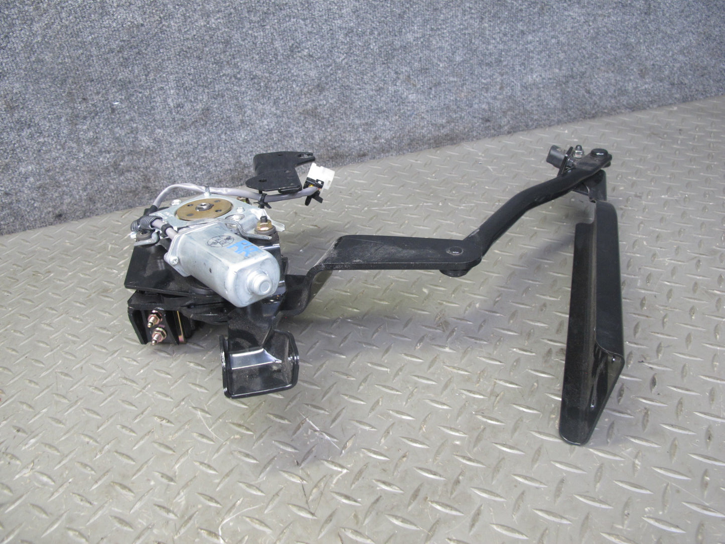 04-05 Nissan 350Z Z33 Convert Rear Right Soft TOP Roof Lift Motor w Hinge OEM