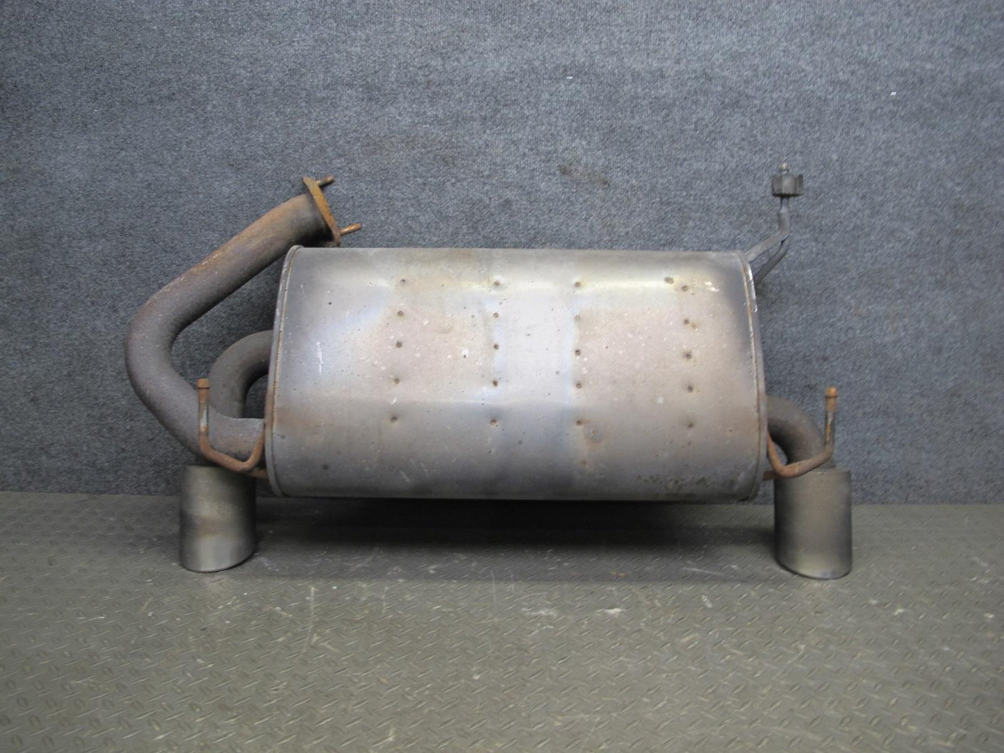 07-09 Nissan 350Z Z33 Convertible VQ35HR Rear Exhaust Muffler 20100-CD700 OEM
