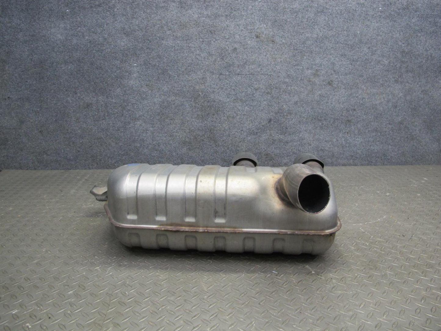 2008 VW Golf MK5 R32 VR6 3.2L Rear Exhaust Muffler w Tips OEM