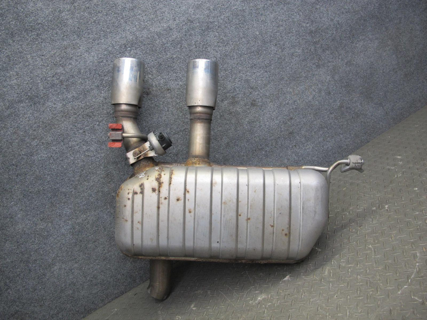2008 VW Golf MK5 R32 VR6 3.2L Rear Exhaust Muffler w Tips OEM
