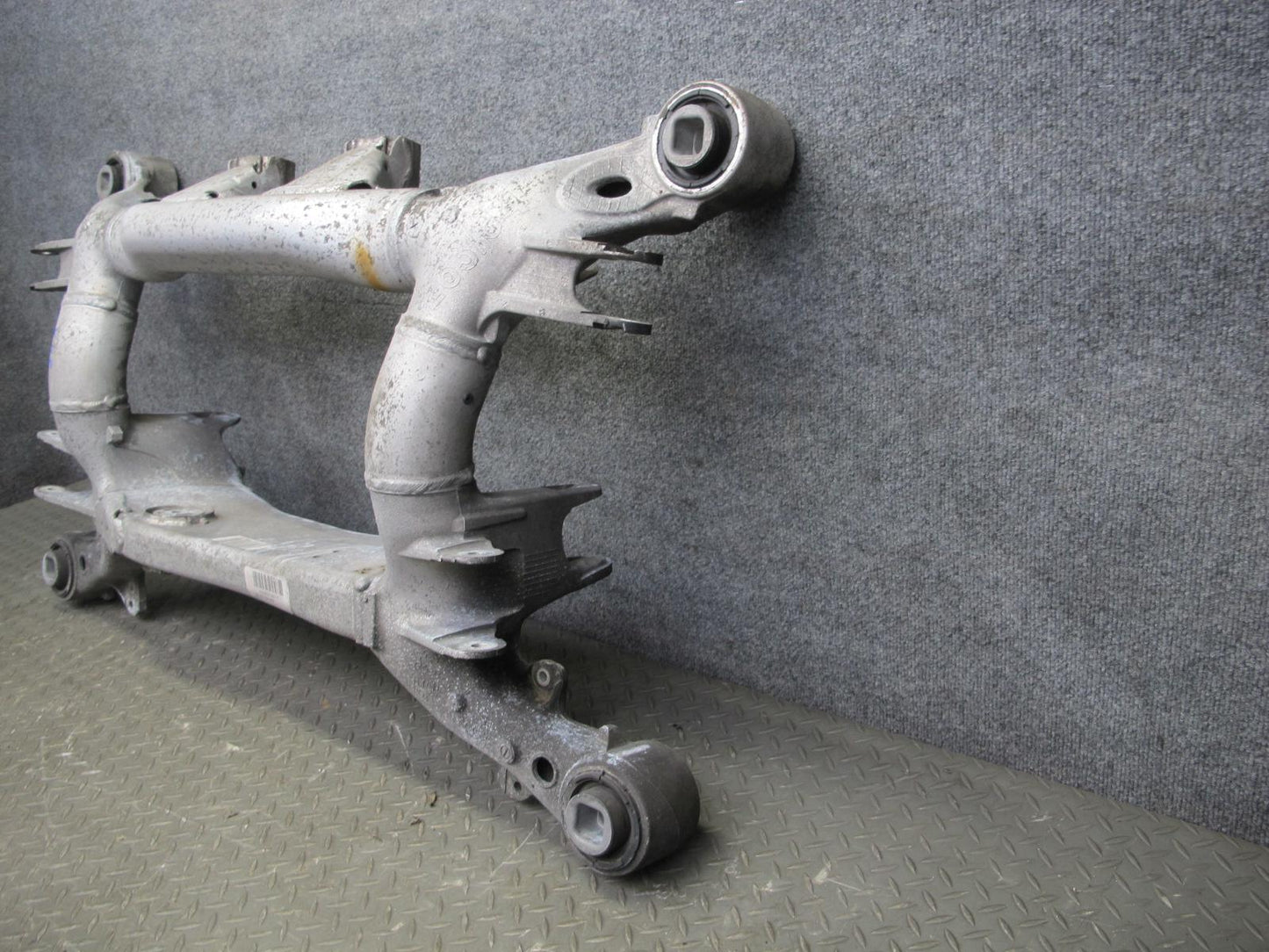 2006-2010 BMW E63 M6 Coupe Rear Subframe Crossmember Cradle Axle Carrier