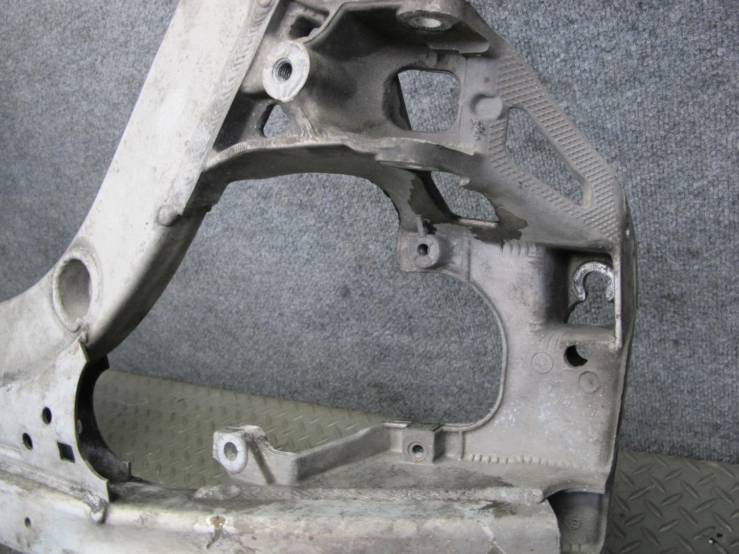 2006-2010 BMW E63 M6 Coupe Front Engine Subframe Crossmember Cradle Axle Support