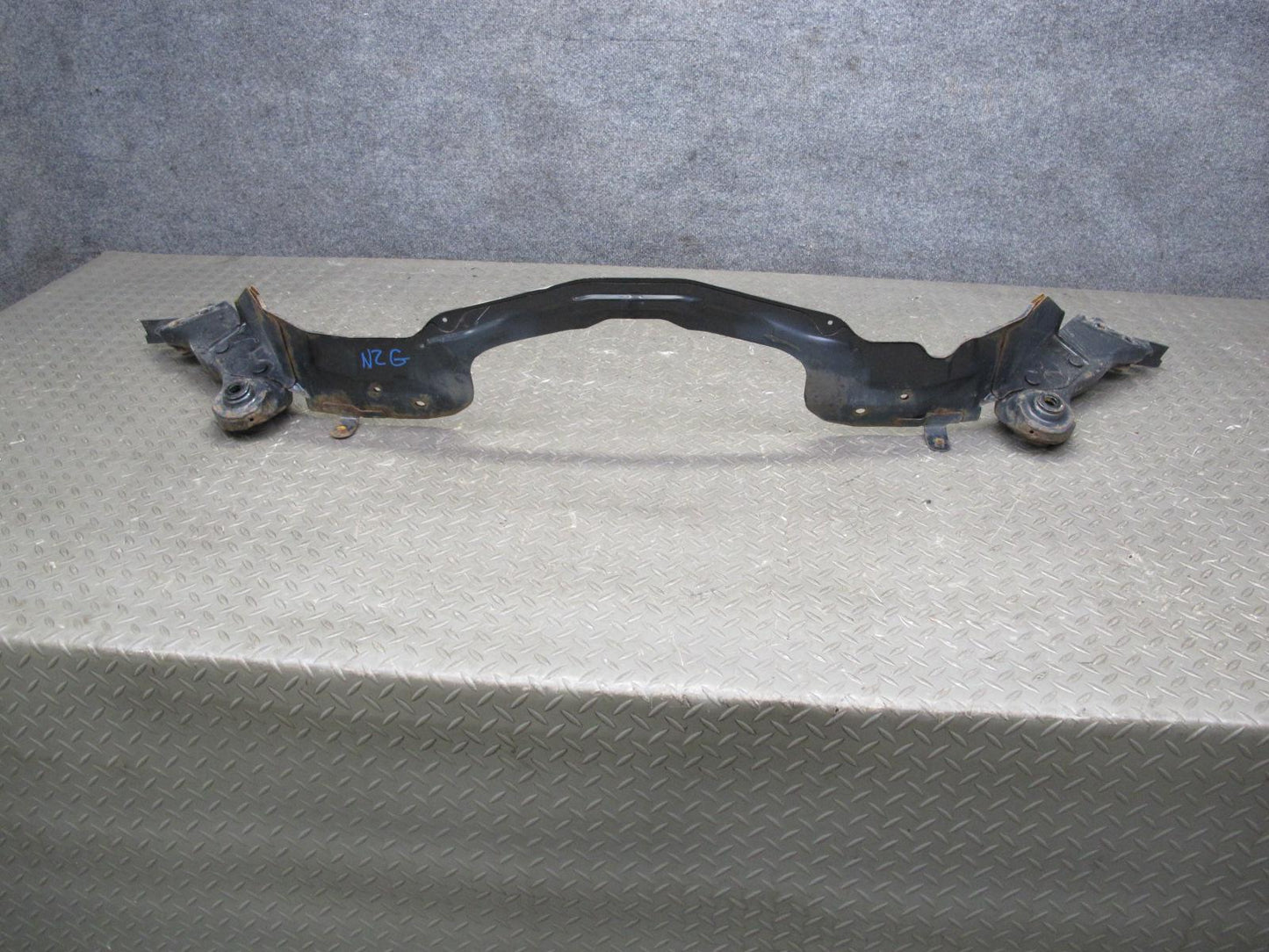 07-09 Nissan 350Z Z33 Conv Rear Fuel Tank Crossmember w Stay Brakets Assy OEM
