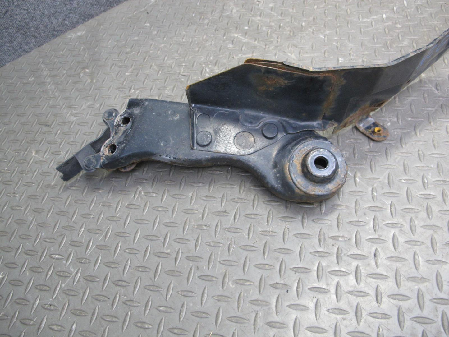 07-09 Nissan 350Z Z33 Conv Rear Fuel Tank Crossmember w Stay Brakets Assy OEM