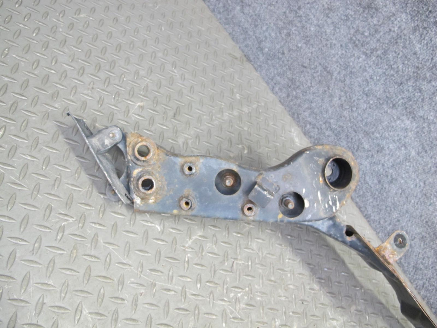 07-09 Nissan 350Z Z33 Conv Rear Fuel Tank Crossmember w Stay Brakets Assy OEM