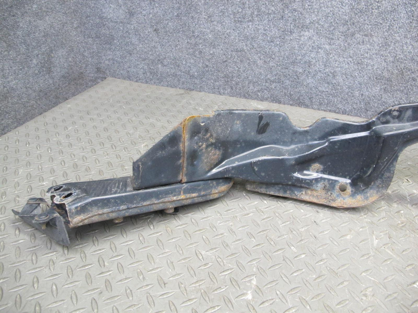 07-09 Nissan 350Z Z33 Conv Rear Fuel Tank Crossmember w Stay Brakets Assy OEM