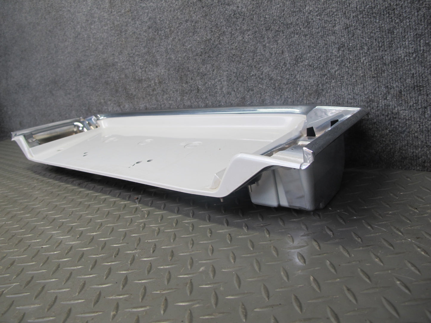 2003-2007 Lexus UZJ100L LX470 Rear Trunk Lid Tailgate License Plate Trim Panel